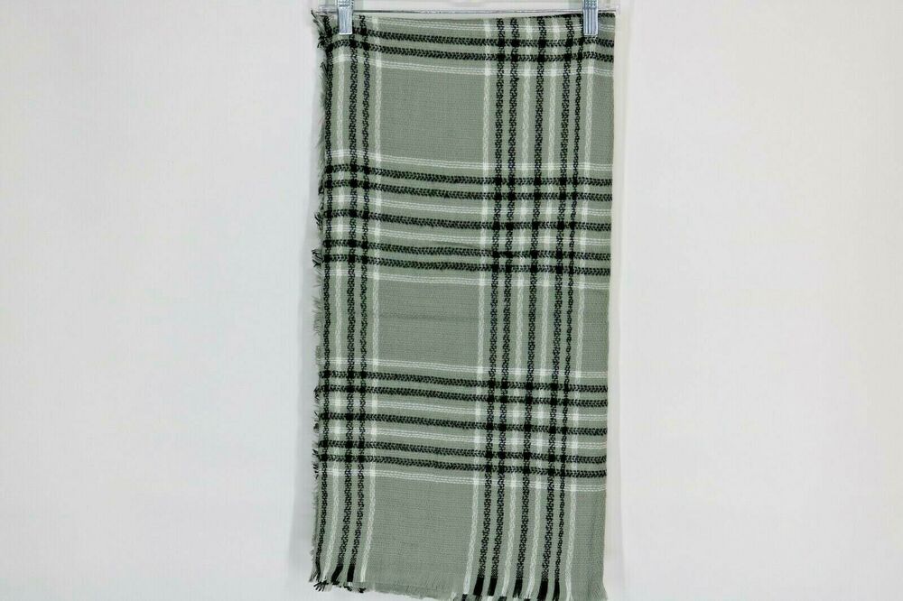 Women’s Gray Black White Plaid Scarf